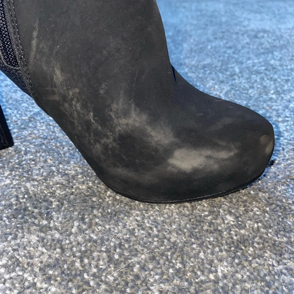 Black Booties/Heels - Picture 5 of 10